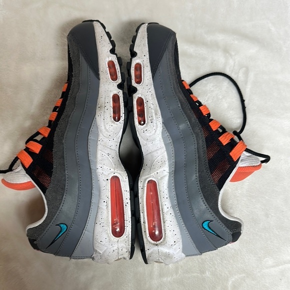 Nike Air Max Black and Orange Athletic Shoes main image 10